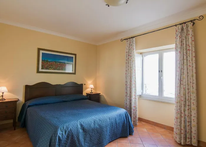 Apollo B&B